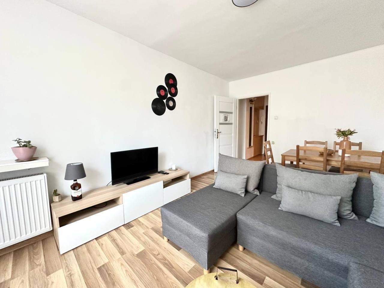Ohmyhome - Park Mirowski Apartment Warszawa Exteriör bild