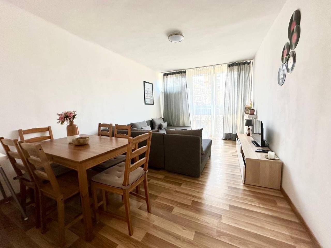 Ohmyhome - Park Mirowski Apartment Warszawa Exteriör bild